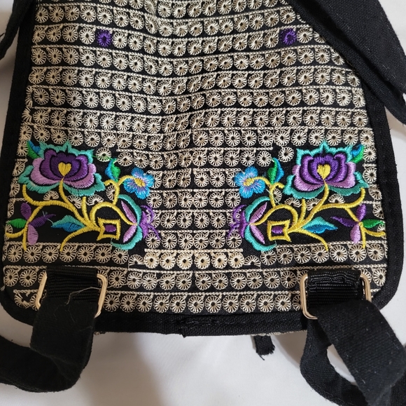 Backpack - Picture 3 of 8